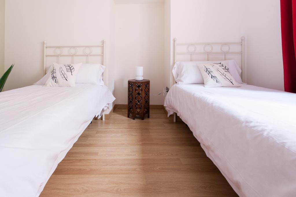 Apartments Ole - Albareda 24 Sevilha Quarto foto